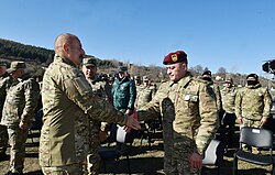 Prezident İ.Əliyev Vətən Müharibəsi Qəhrəmanı general-leytenant Hikmət Mirzəyevlə görüşür